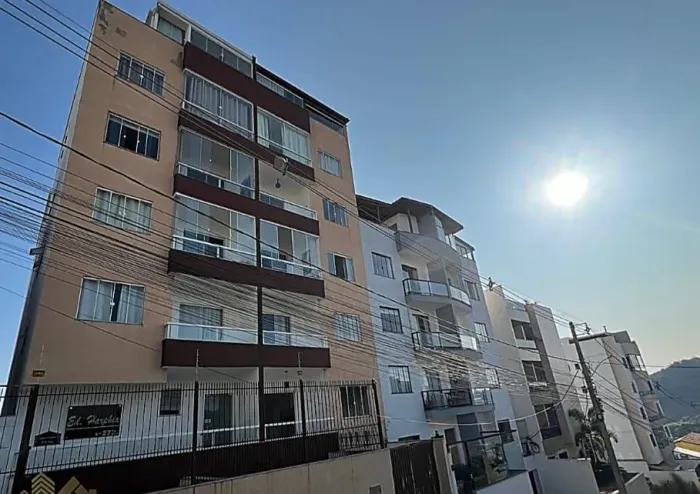 APARTAMENTO ELEVADOR VIVENDAS DA SERRA,2 QUARTOS 1 SUITE SACADA,COZINHA E GARAGEM