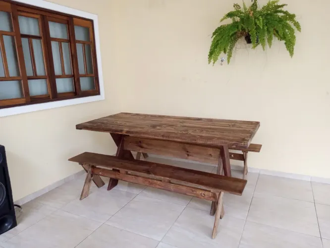 Mesa de Jantar de Madeira Rústica