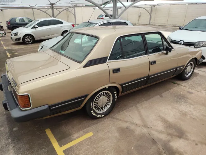 Opala 1985 6cc placa preta 