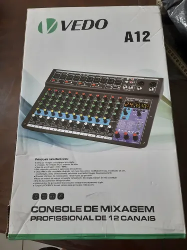 Mesa de Mixagem VEDO A12 - 12 Canais - Profissional
