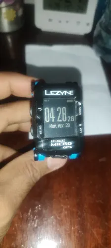 Vendo relógio e Velocímetro Lezine.