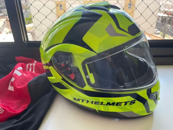 Capacete moto MT Helmet