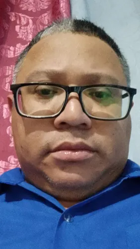 Faço pequenos reparo de pedreiro