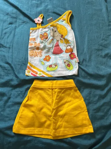Conjunto Kyly TAM 2 amarelo flor