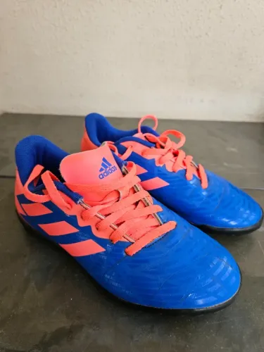 Chuteira society infantil Adidas Artilheira V