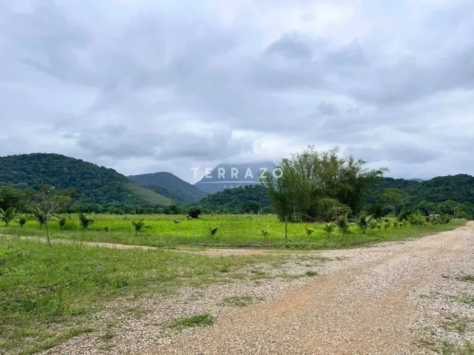 Terreno 450m² em Guapimirim (Cotia) Venda com Financiamento e Permuta
