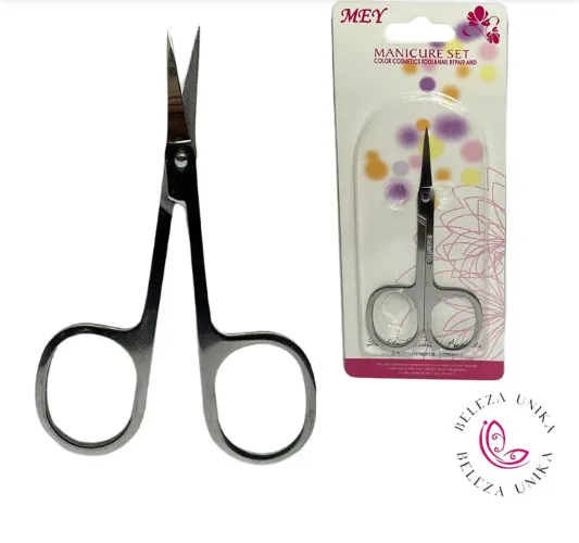 Tesoura pequena para unhas