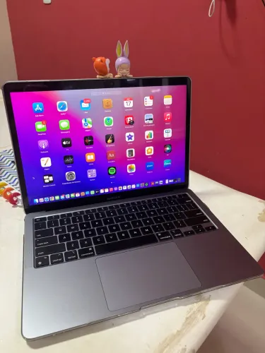 MacBook Air M1 13? - 8GB RAM / 512GB SSD - Cinza Espacial (R$ 7.000)