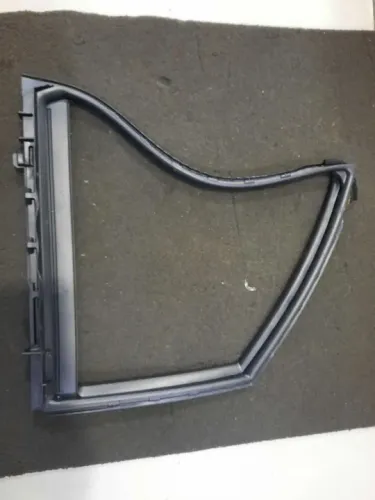 Borracha de Vidro Traseiro Esquerdo Toyota Yaris 2021 a 2023