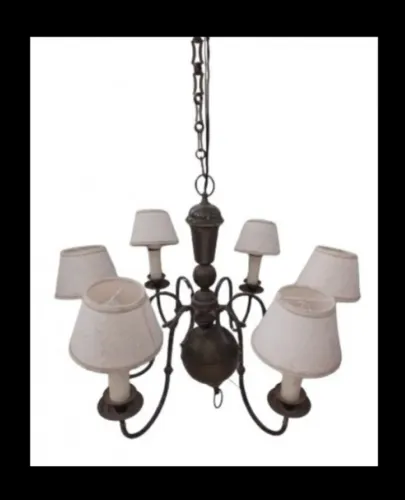 Belíssimo antigo lustre em metal dourado seis lâmpadas Pequenas cúpulas tecido Descrição