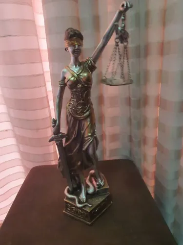 ESTATUETA DA JUSTIÇA