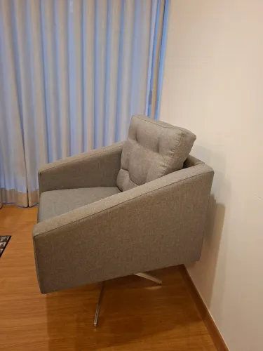 Poltrona Giratória Cinza - Design Moderno