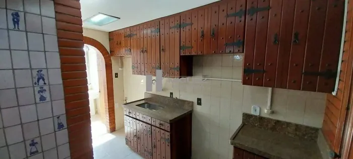 Rua do Bispo, apenas 1 quadra da Praça Afonso Pena, Tijuca. Apartamento à venda, 2 quartos