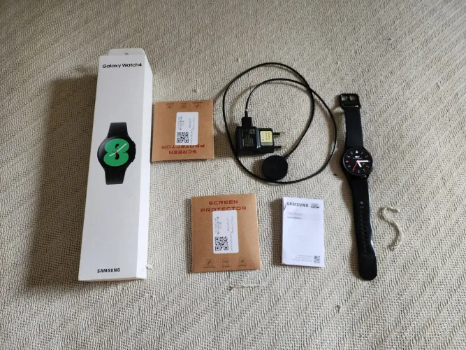 Samsung Galaxy Watch 4 com caixa, carregador e películas excelente estado