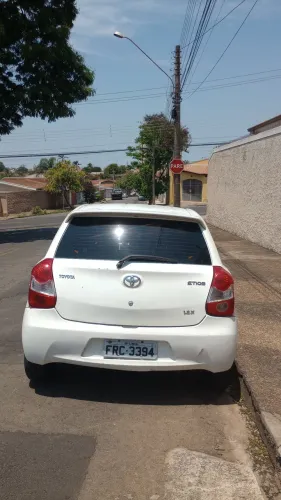 Toyota Etios X 1.3 Flex 16V 5P Mec. 2014