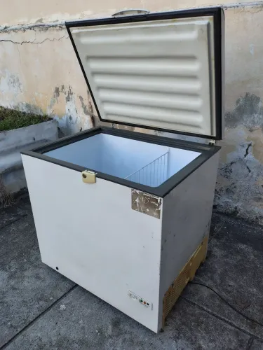 Freezer Consul 309 litros funcionando perfeitamente