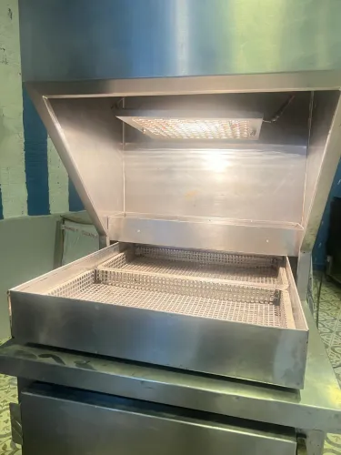Conservadora de alimento e refrigerador