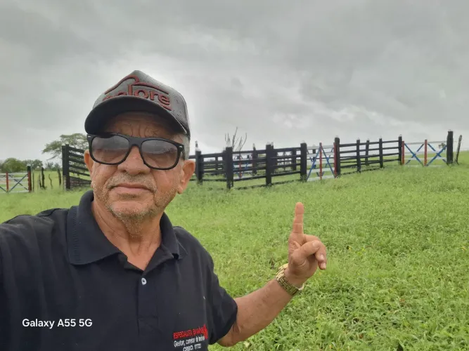 Linda fazenda de aproximadas, 60t, pr?ximo a Br 324, 3 aguadas, energia e água