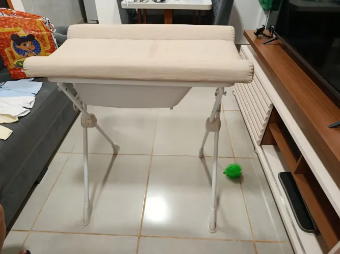 Trocador de Bebê com Banheira