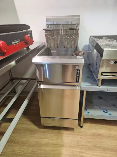 fritadeira industrial prime a gás de zona fria - a pronta entrega 