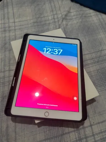 iPad 7th 32gb Gold com apple pencil original (ambos em ótimo estado e com caixa)