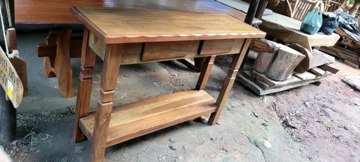 Rack de madeira maciça
