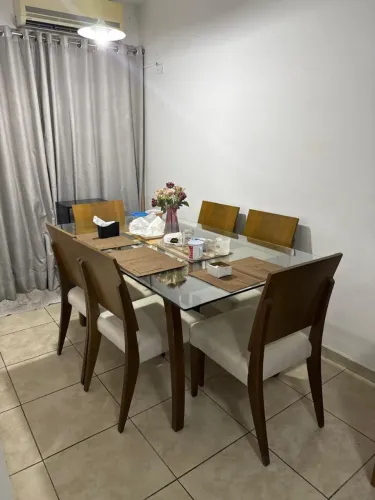 Tampo de mesa de vidro temperado (10mm espessura).