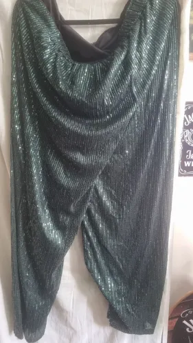 Calça Verde com Paetês - Elegância e Glamour!