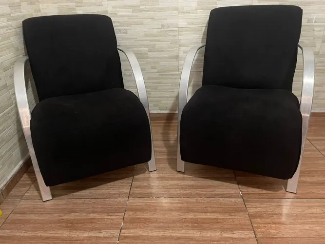 2 poltronas bem conservadas as duas por 250