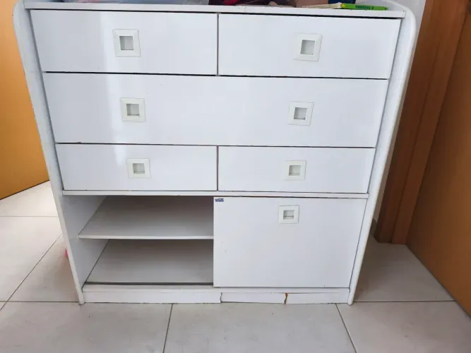 Cômoda 2 portas e 6 gavetas