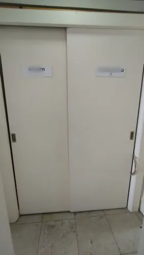 2 portas de correr para armário/dispensas em MDF branco ? 210 x 77 cm ? com trilho