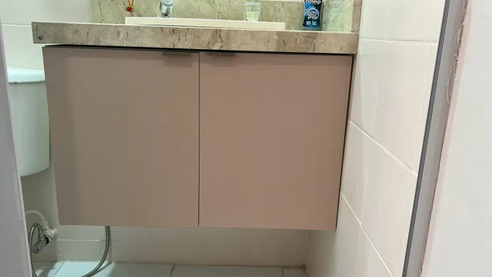 Armário para Banheiro com Bancada em Mármore - Excelente Estado