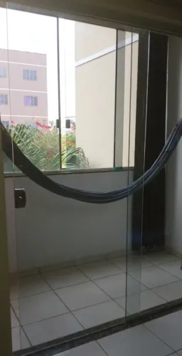 Porta de vidro 2x2 metros.