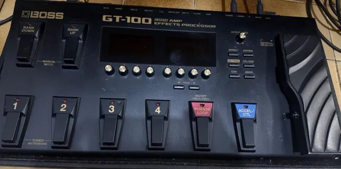 Boss GT 100