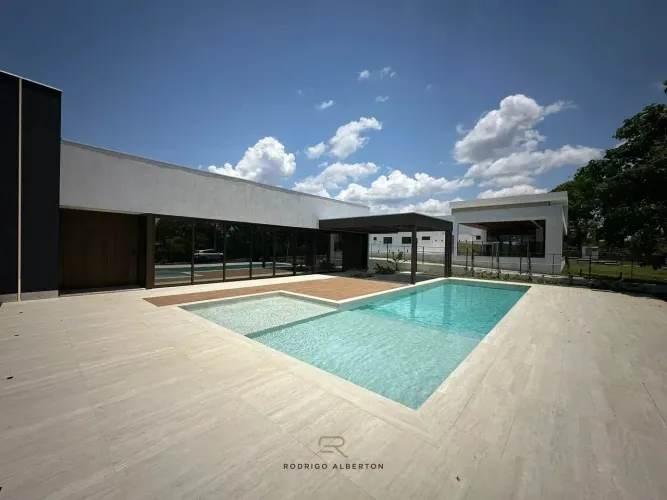 Casa Cond. Portal das Aguas, Lago do Manso, com 5 Suítes e 1.200m² de terreno.