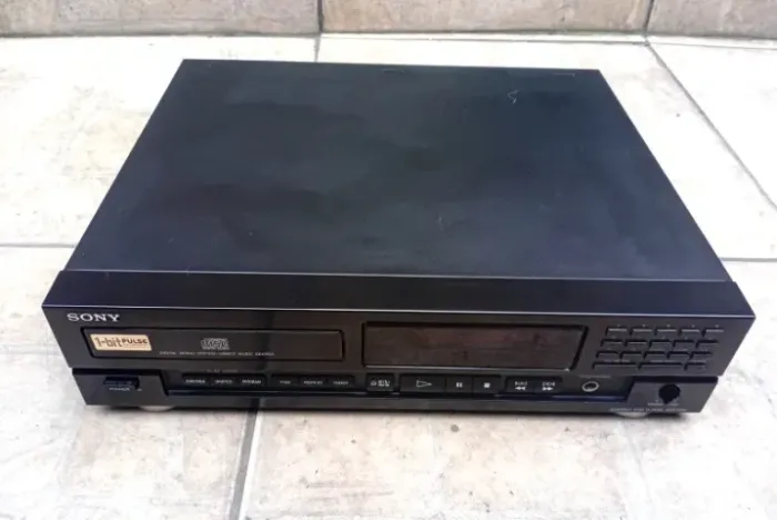 CD PLAYER SONY CDP-M34 - CONSERVADO - PARA CONSERTO