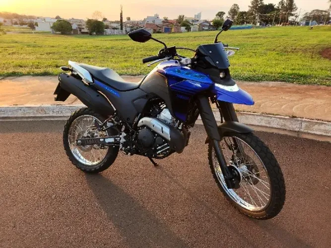 YAMAHA XTZ 250 LANDER CONNECTED AZUL 2025