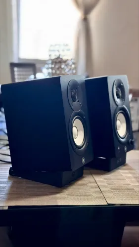 Yamaha HS3 monitor referência 