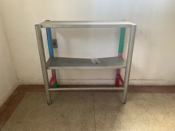 PRATELEIRA EM AÇO 