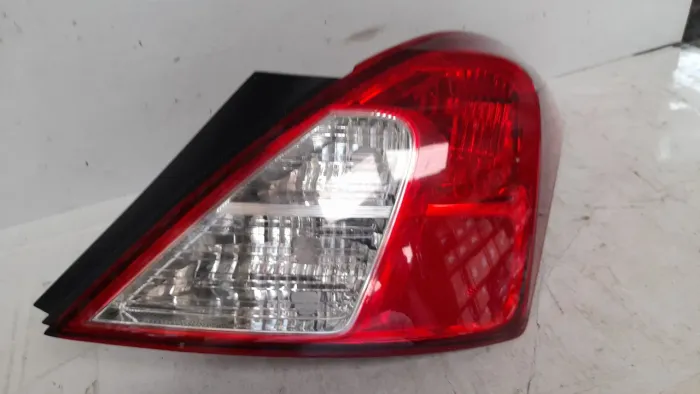 Lanterna traseira direita Nissan Versa 2012 2013 2014 2015 2016 2017 2018 2019 2020 Orig