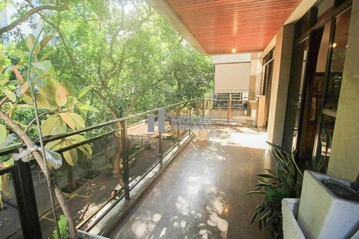 Sofisticado Apartamento à Venda na Nobre Rua Dona Delfina, Uruguai - 4 Quartos, 2 Suítes e