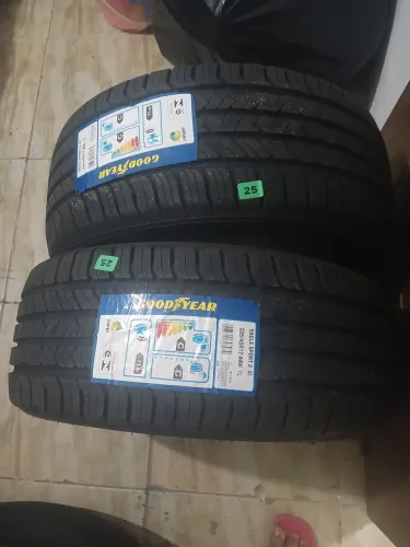 Pneus Goodyear 225/45R17 8 lonas novo