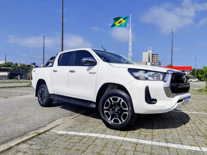 Toyota Hilux CD SRV 4X4 2.8 TDI Diesel Aut. 2024