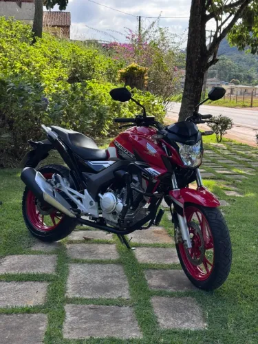 CB250 Twister 2021 (km baixo)