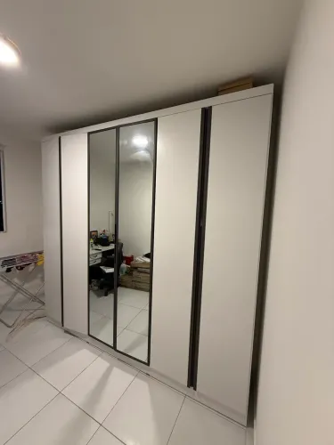 Guarda-roupa casal