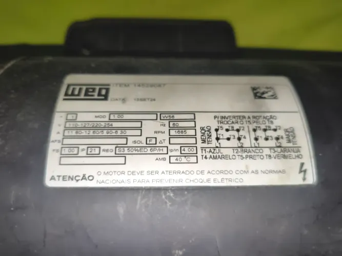 MOTOR WEG NUNCA USADO BIVOLT 1CV