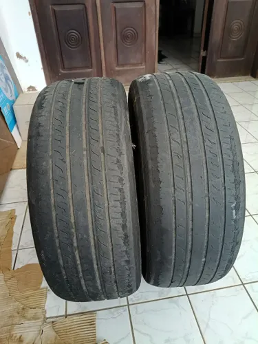 Vendo par pneu 235/50/19