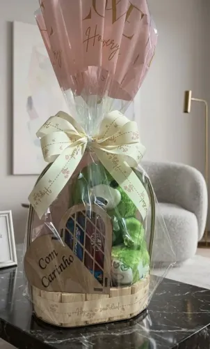 Cesta Carinhosa  Pelúcia  com coração MDF porta objetos 