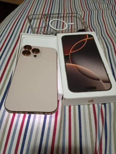Apple iPhone 16 Pro Max (256 Gb) - Desert Titanium - Muito Novo 