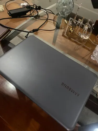 Notebook Samsung Core I5-8250u 4ram /1tb -usado - Conservado